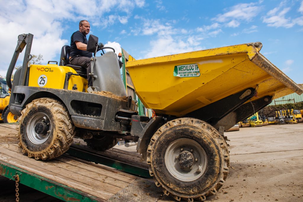 location-dumper-95-location-engin-de-chantier-idf-mecalop-tp-95